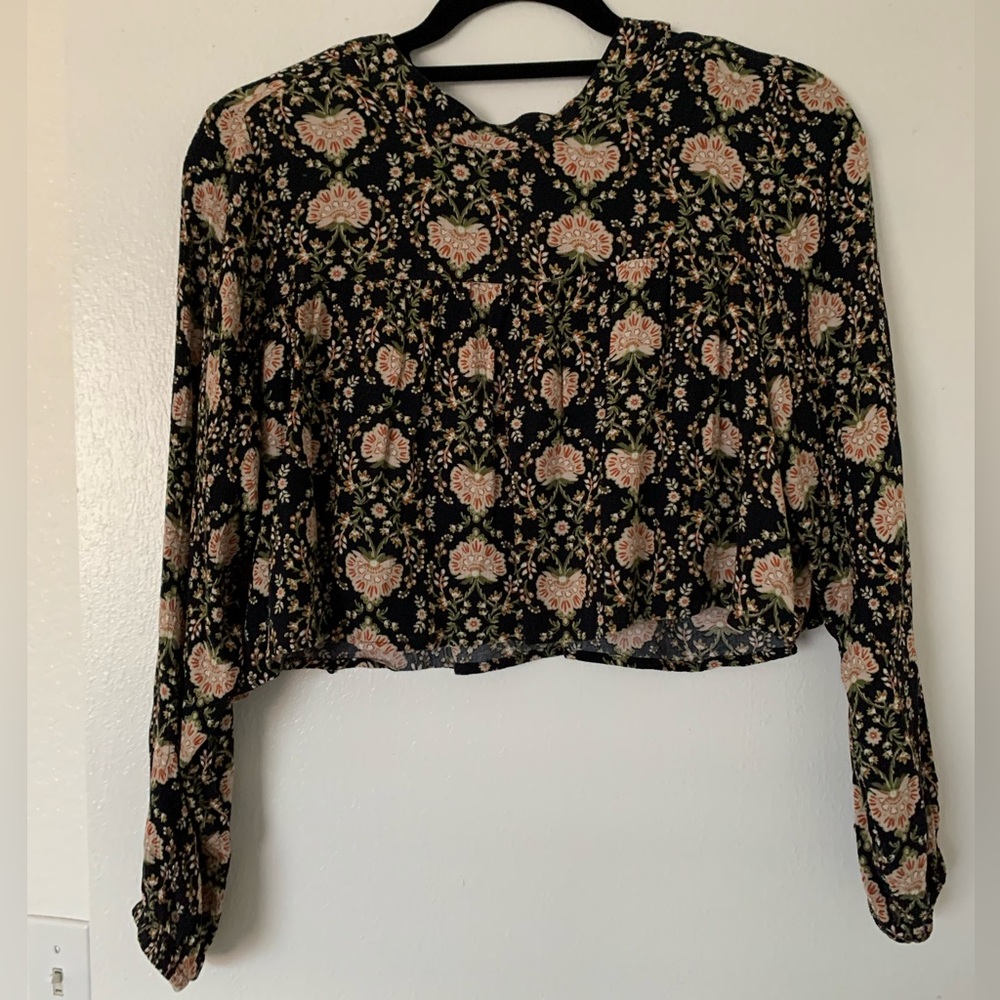 American Eagle Cropped Blouse
